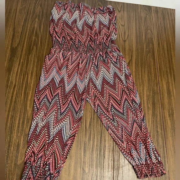 Maude Chevron Multicolor Strapless Bubble Capri Romper Y2K Fashion Womens size M - Picture 12 of 12